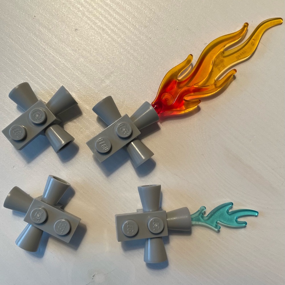 ⭐️FWP LEGO Loudspeaker/Space Positioning Rockets 3963 & Transparent Flames 94448